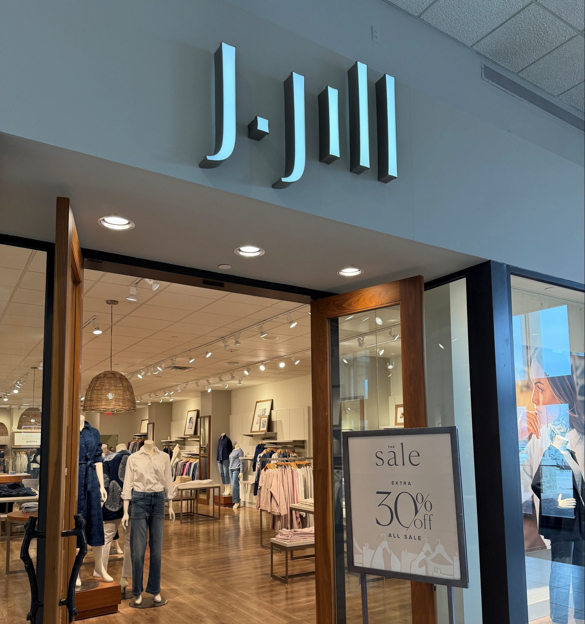 Extra 30% off Sale at J. Jill icon